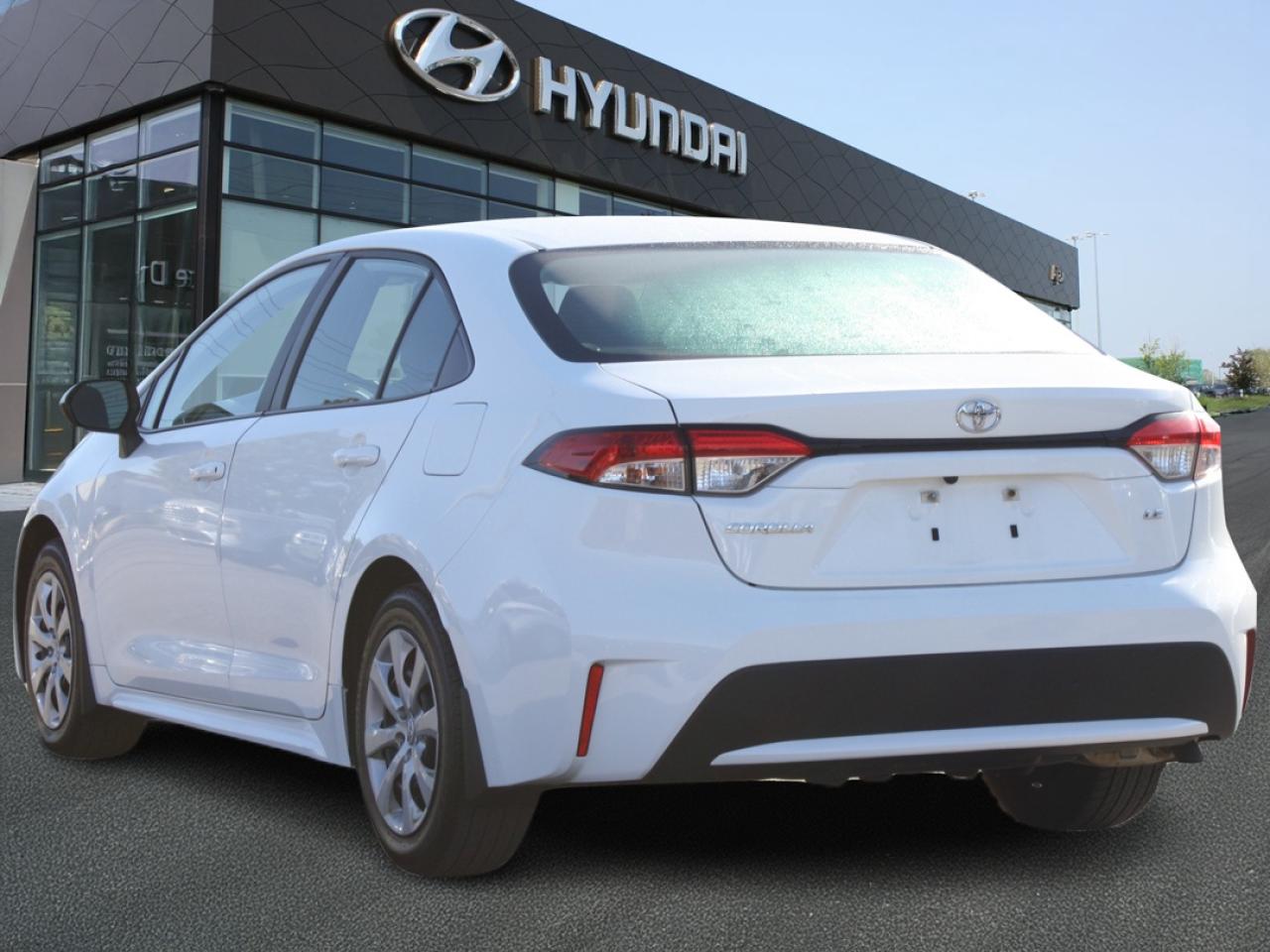 2022 Toyota Corolla LE / Heated Seats / Backup Camera / Bluetooth Photo