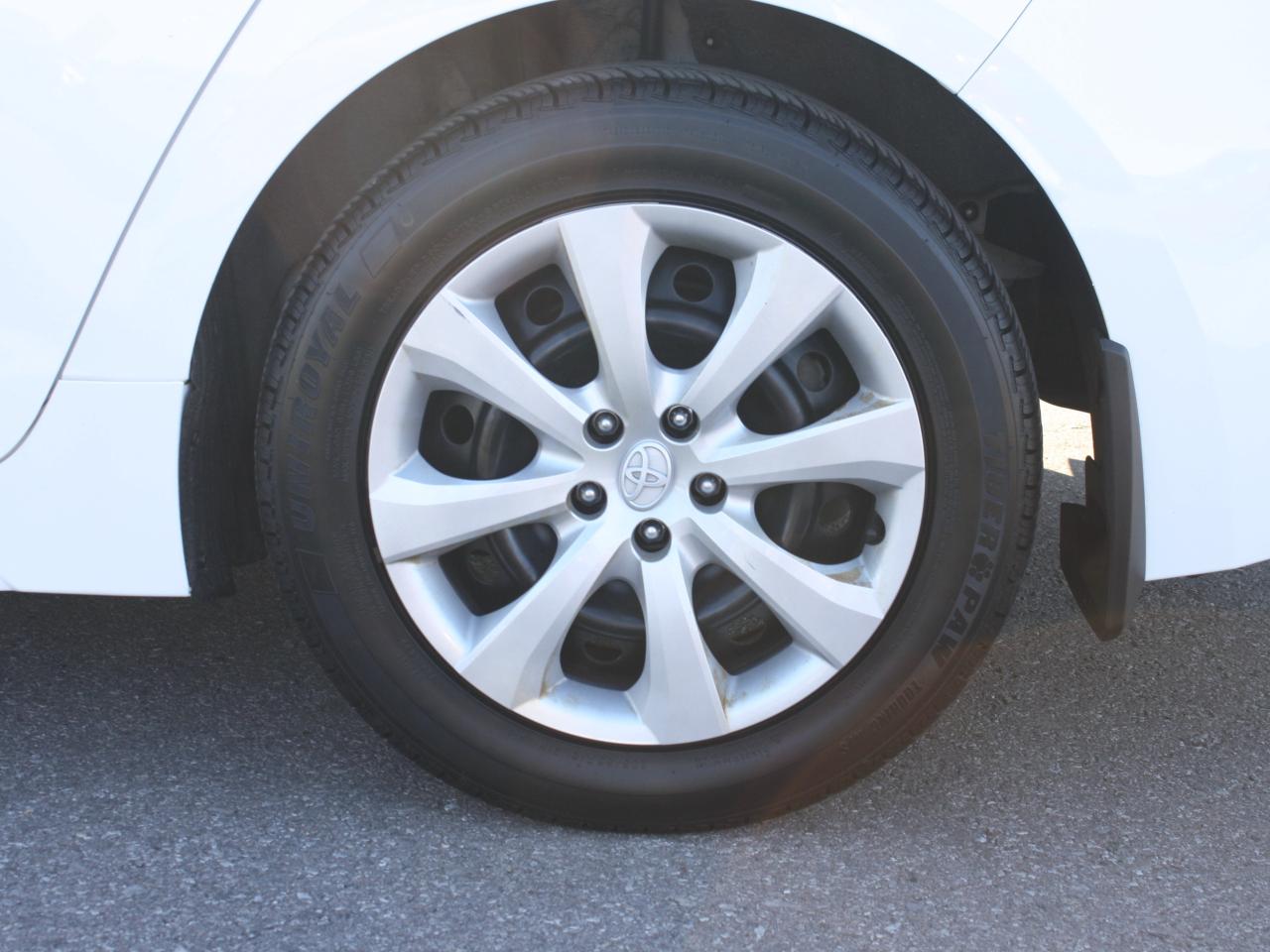 2022 Toyota Corolla LE / Heated Seats / Backup Camera / Bluetooth Photo