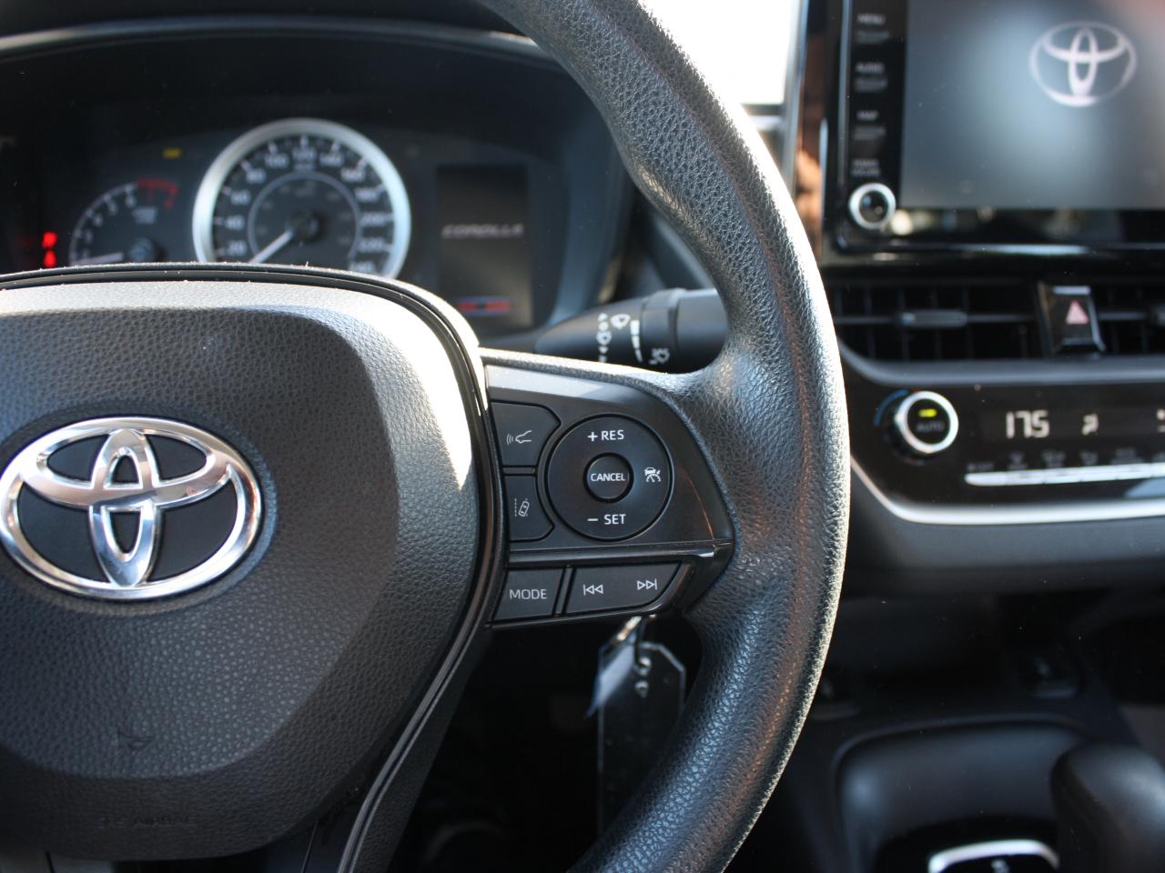 2022 Toyota Corolla LE / Heated Seats / Backup Camera / Bluetooth Photo