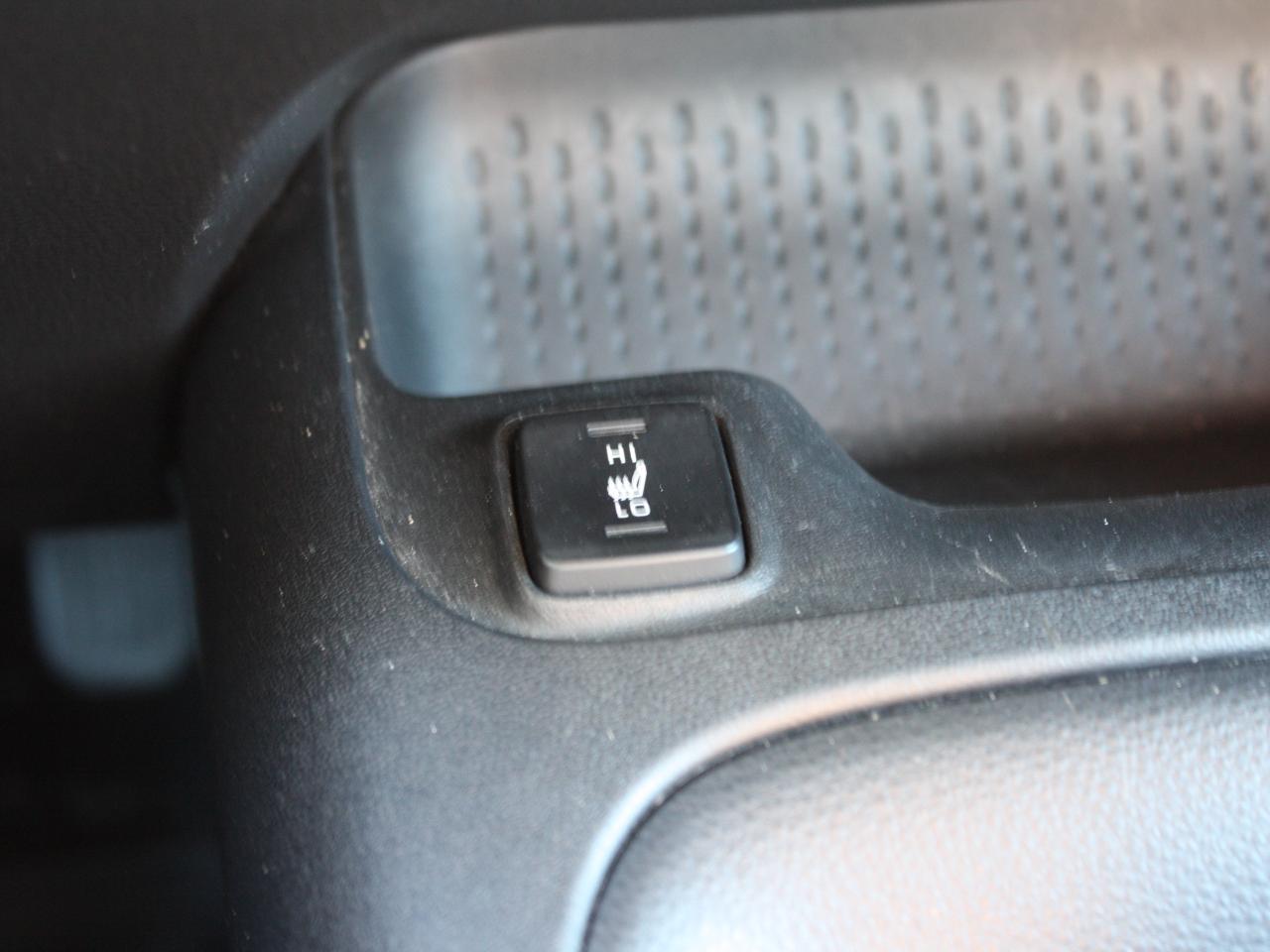 2022 Toyota Corolla LE / Heated Seats / Backup Camera / Bluetooth Photo