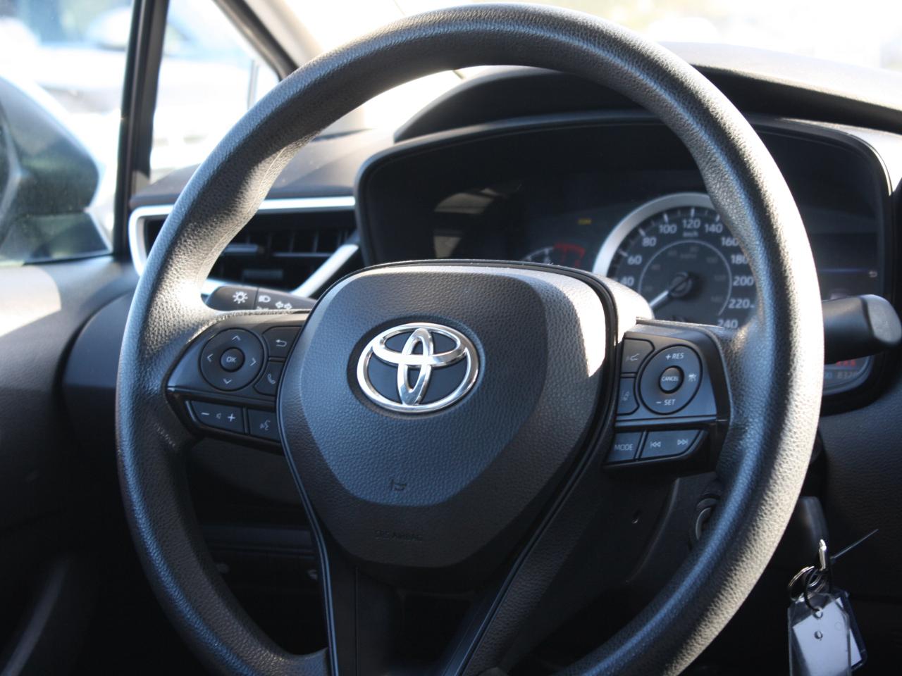 2022 Toyota Corolla LE / Heated Seats / Backup Camera / Bluetooth Photo