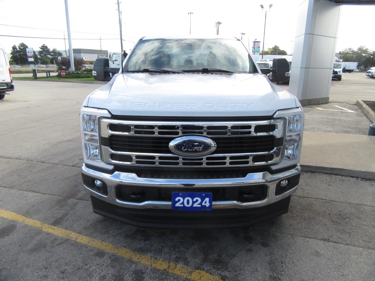 2024 Ford F-350 CREW CAB XLT 4X4 6.8FT BOX Photo