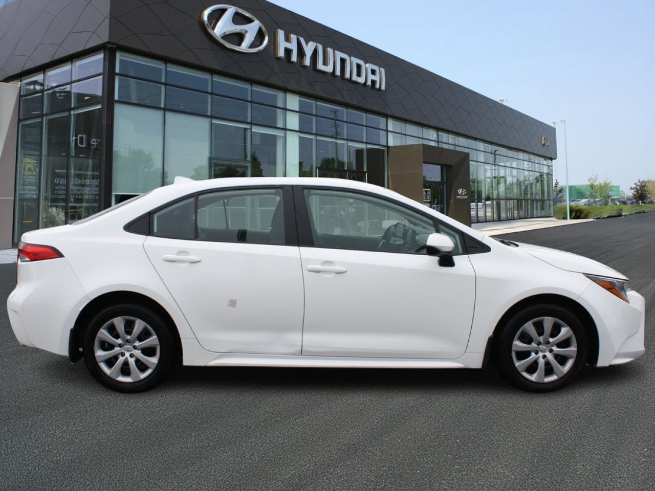 2023 Toyota Corolla LE / Heated Seats / Backup Camera / Bluetooth Photo