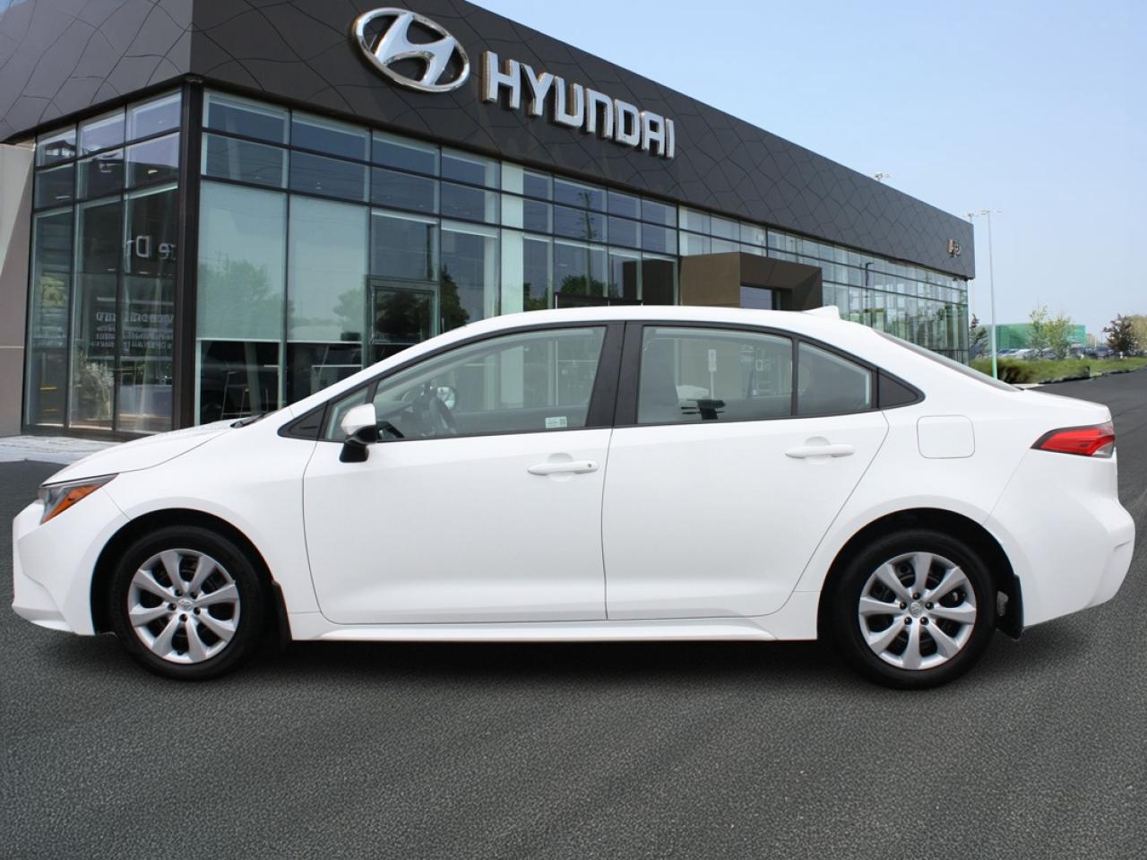 2023 Toyota Corolla LE / Heated Seats / Backup Camera / Bluetooth Photo