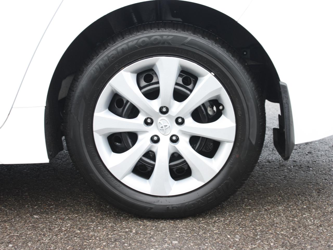 2023 Toyota Corolla LE / Heated Seats / Backup Camera / Bluetooth Photo