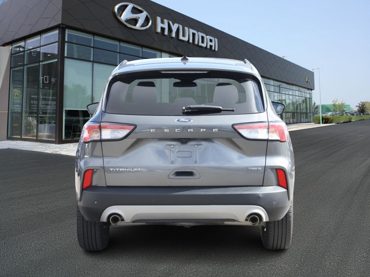 2021 Ford Escape Titanium Hybrid AWD / Leather / Heated Seats / Nav Photo