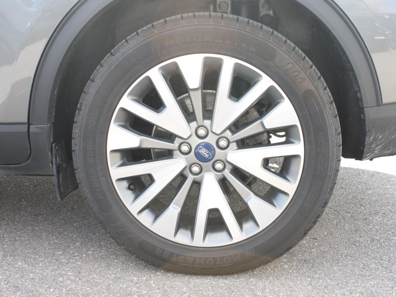 2021 Ford Escape Titanium Hybrid AWD / Leather / Heated Seats / Nav Photo