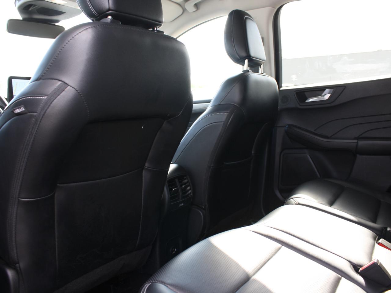 2021 Ford Escape Titanium Hybrid AWD / Leather / Heated Seats / Nav Photo