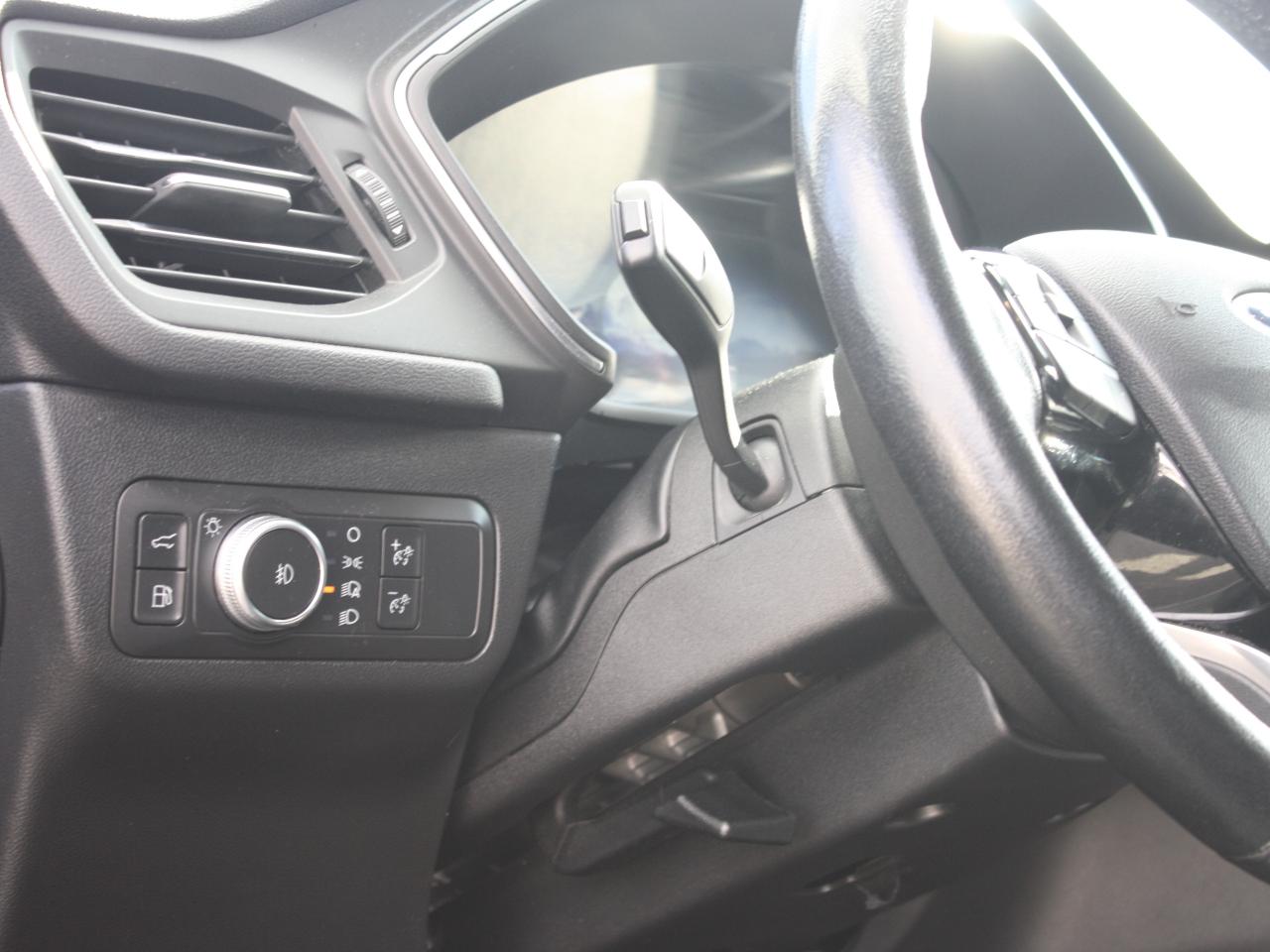 2021 Ford Escape Titanium Hybrid AWD / Leather / Heated Seats / Nav Photo