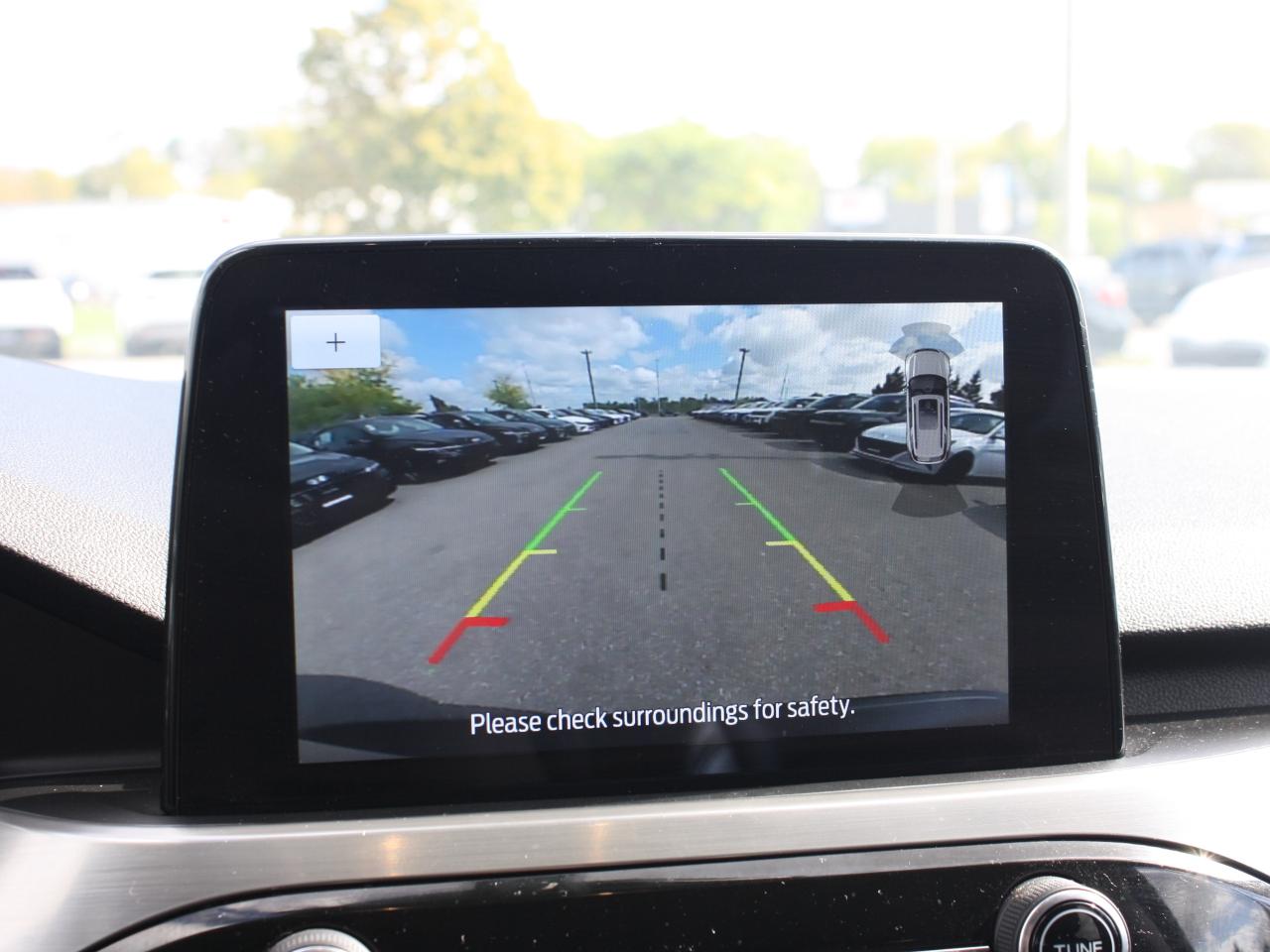 2021 Ford Escape Titanium Hybrid AWD / Leather / Heated Seats / Nav Photo