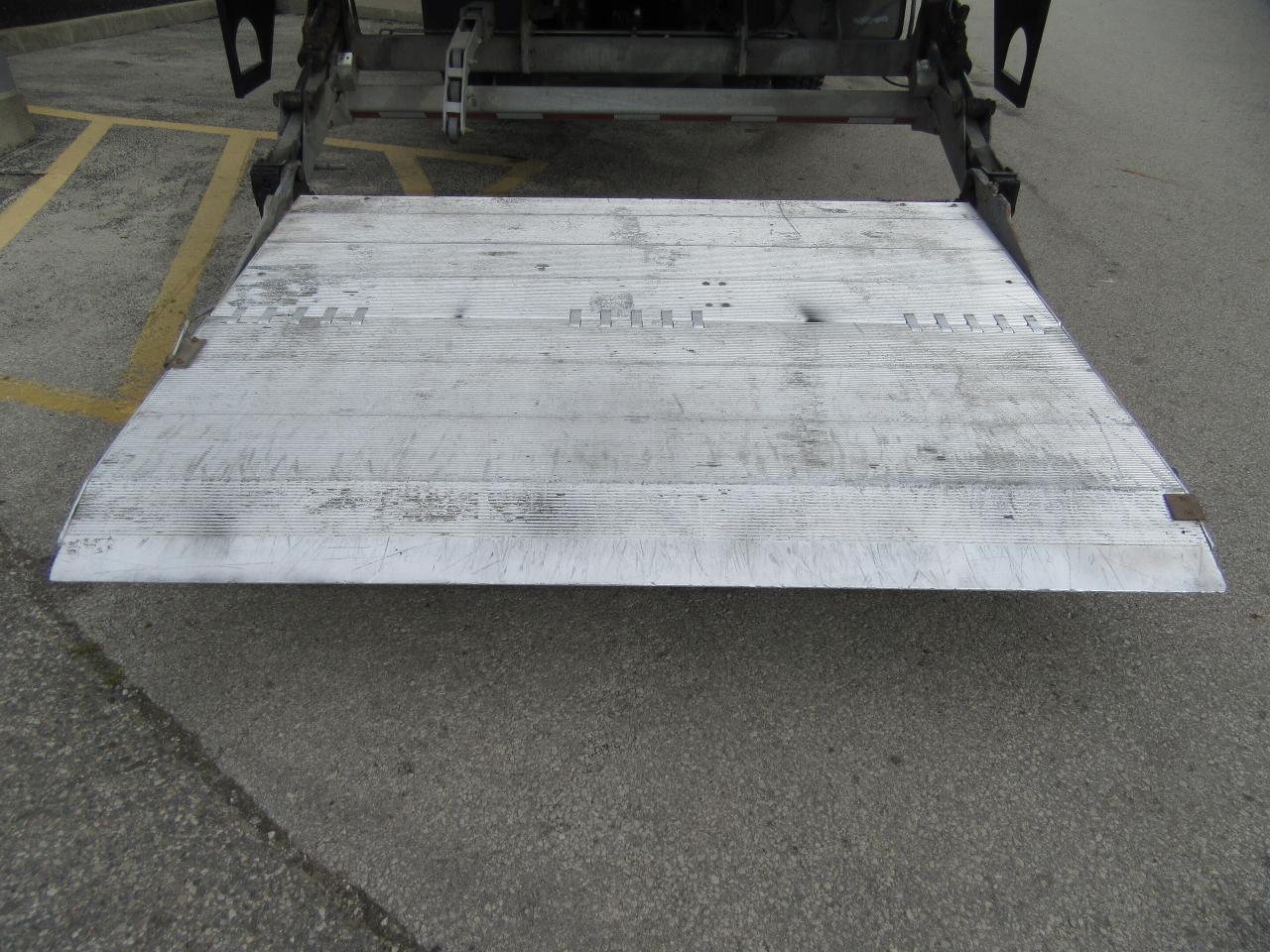 2019 Freightliner M2-106 26FT REEFER BOX THERMO KING T880-R SYSTEM Photo