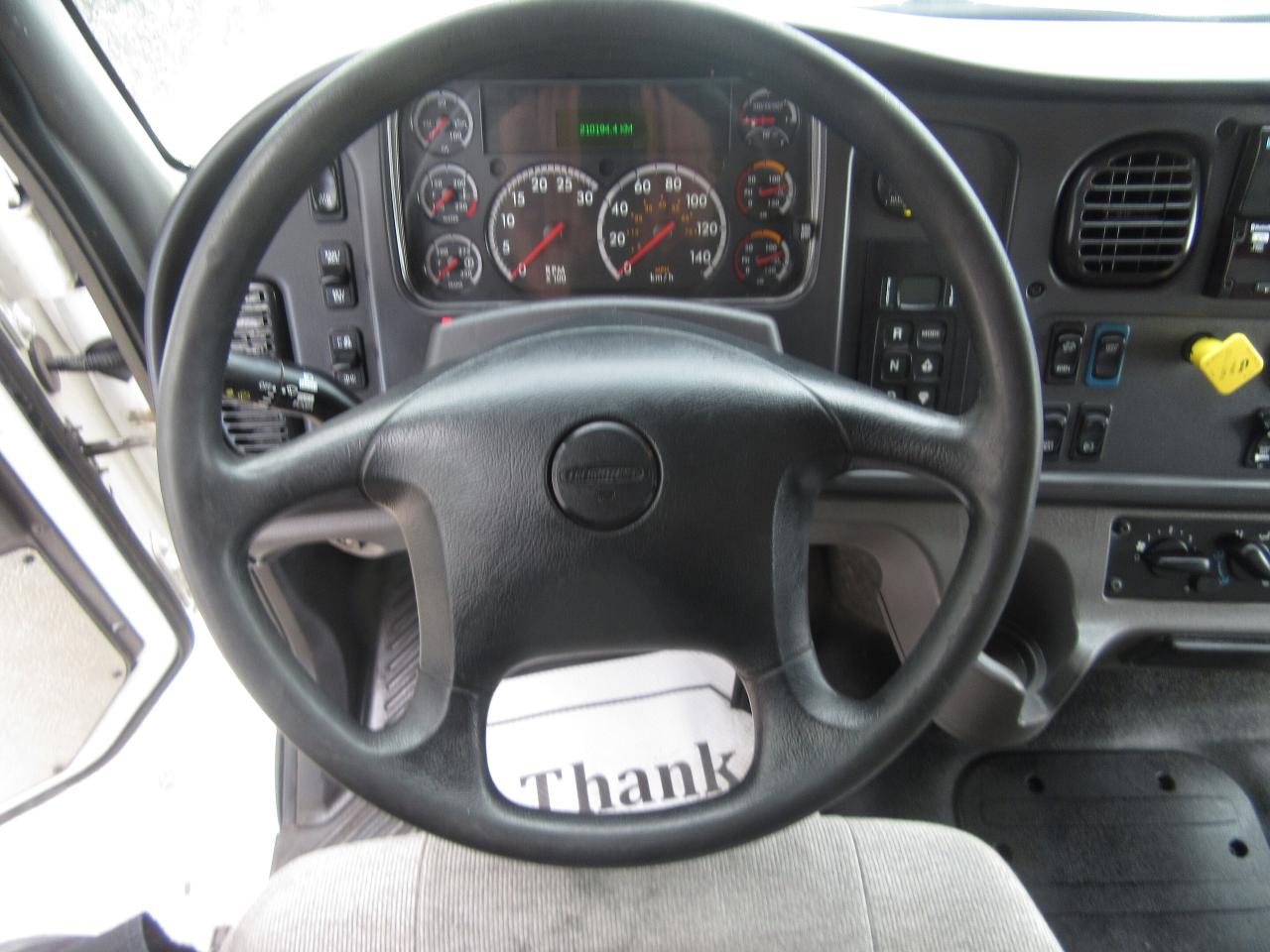 2019 Freightliner M2-106 26FT REEFER BOX THERMO KING T880-R SYSTEM Photo