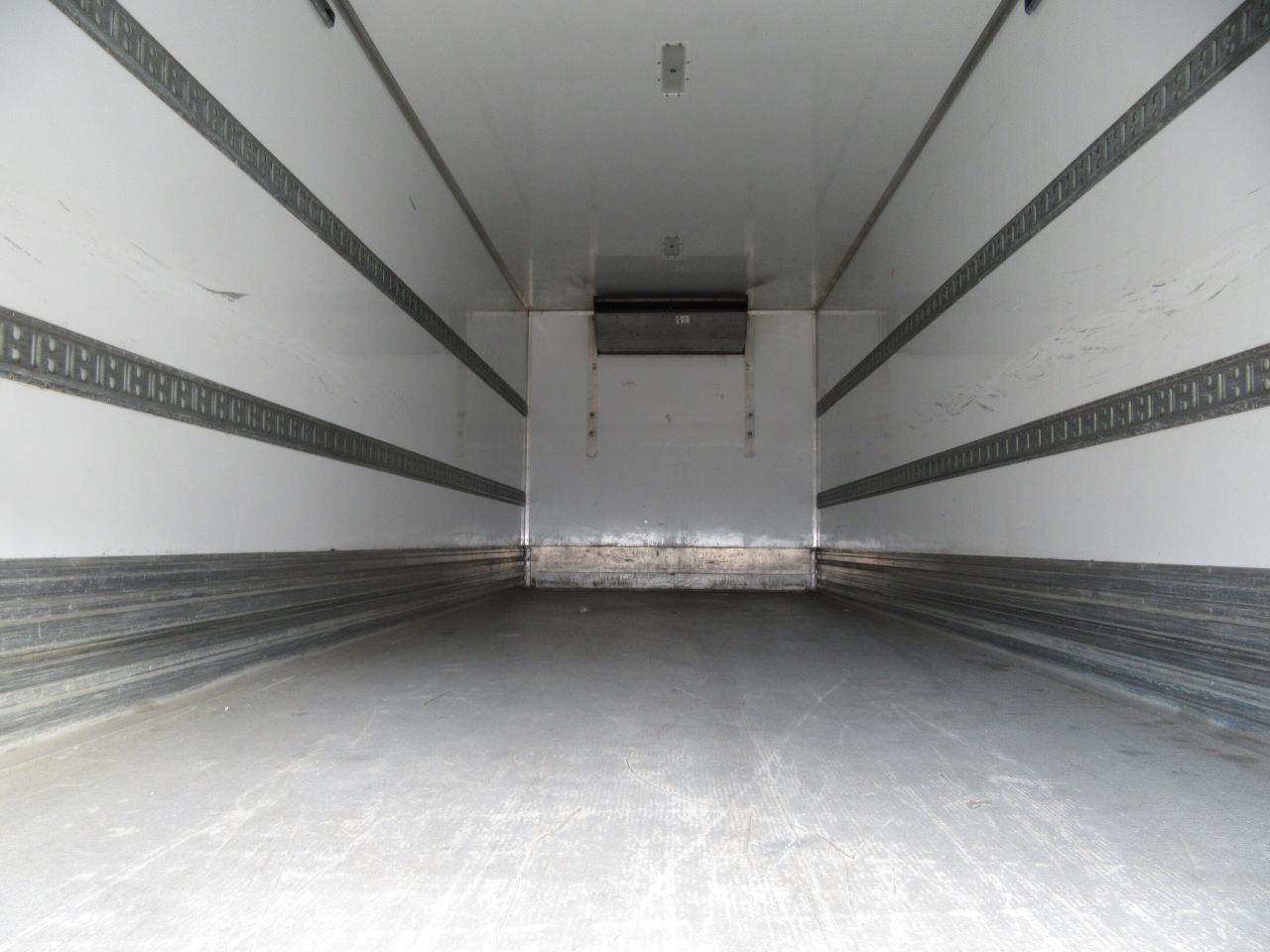 2019 Freightliner M2-106 26FT REEFER BOX THERMO KING T880-R SYSTEM Photo