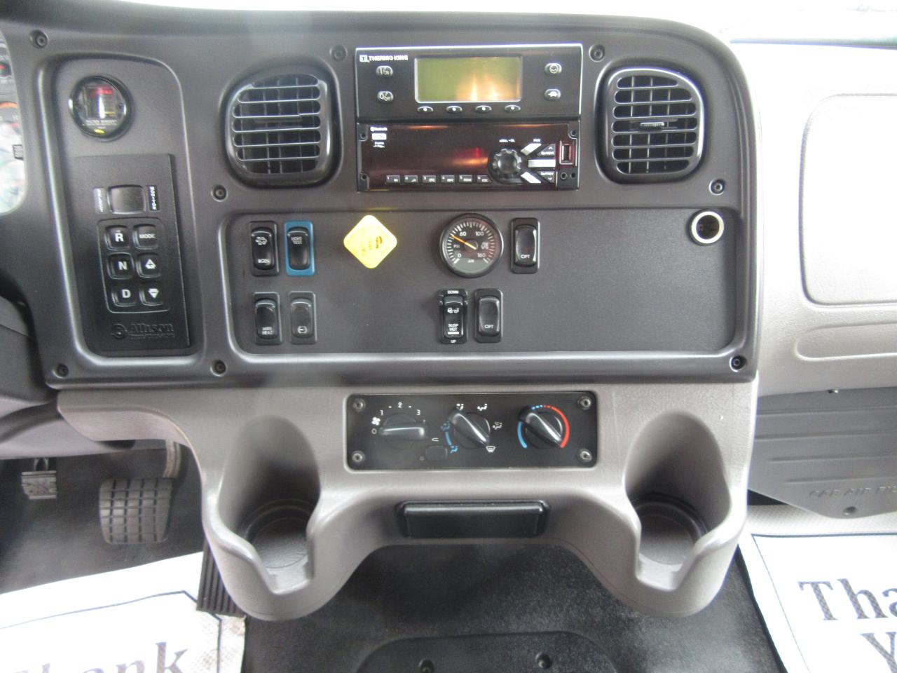 2019 Freightliner M2-106 26FT REEFER BOX THERMO KING T880-R SYSTEM Photo