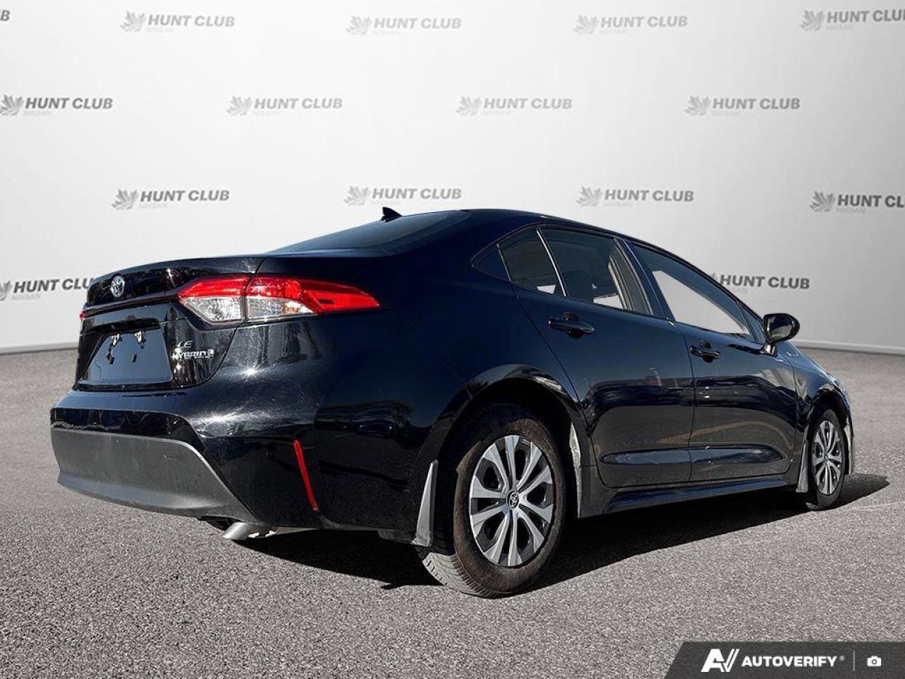 2023 Toyota Corolla Hybrid LE Photo