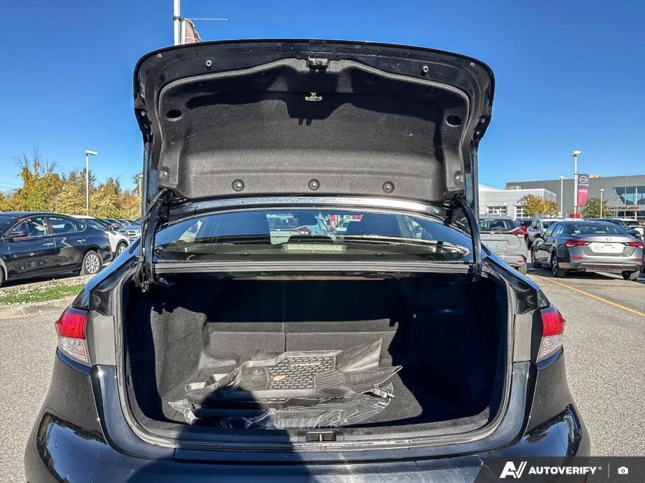 2023 Toyota Corolla Hybrid LE Photo