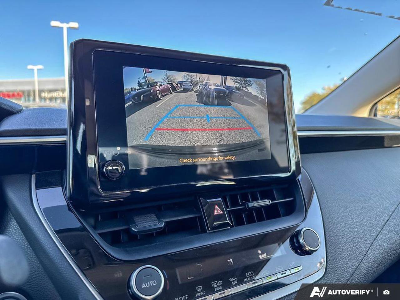 2023 Toyota Corolla Hybrid LE Photo