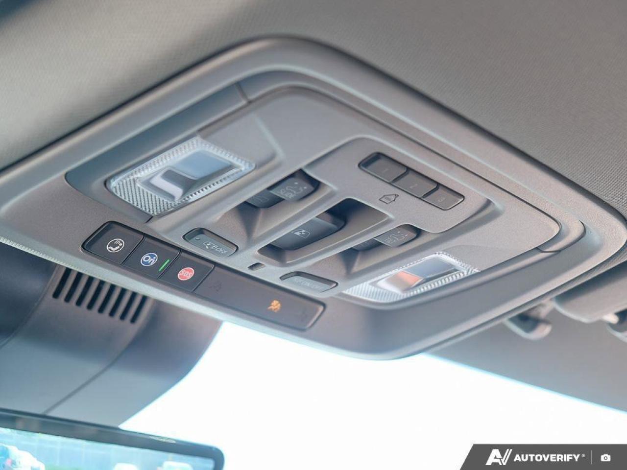 2025 GMC Sierra 1500 DenaliDENALI RESERVE, DURAMAX, NAV, ROOF, 1-OWNER! Photo