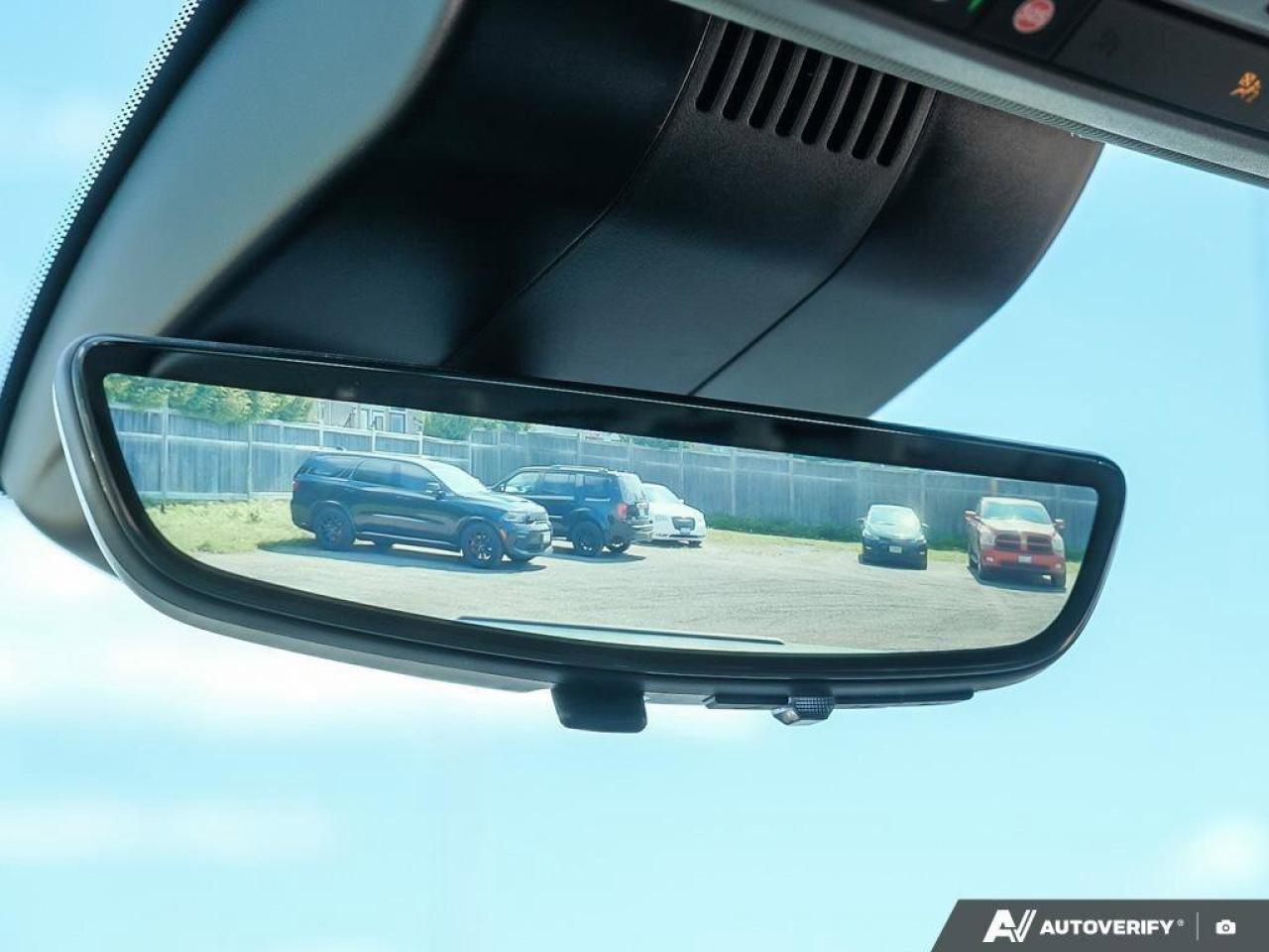 2025 GMC Sierra 1500 DenaliDENALI RESERVE, DURAMAX, NAV, ROOF, 1-OWNER! Photo