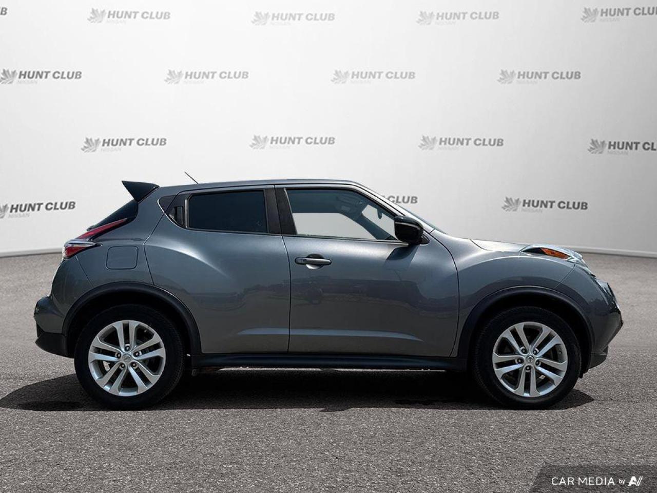 2016 Nissan Juke SV Photo