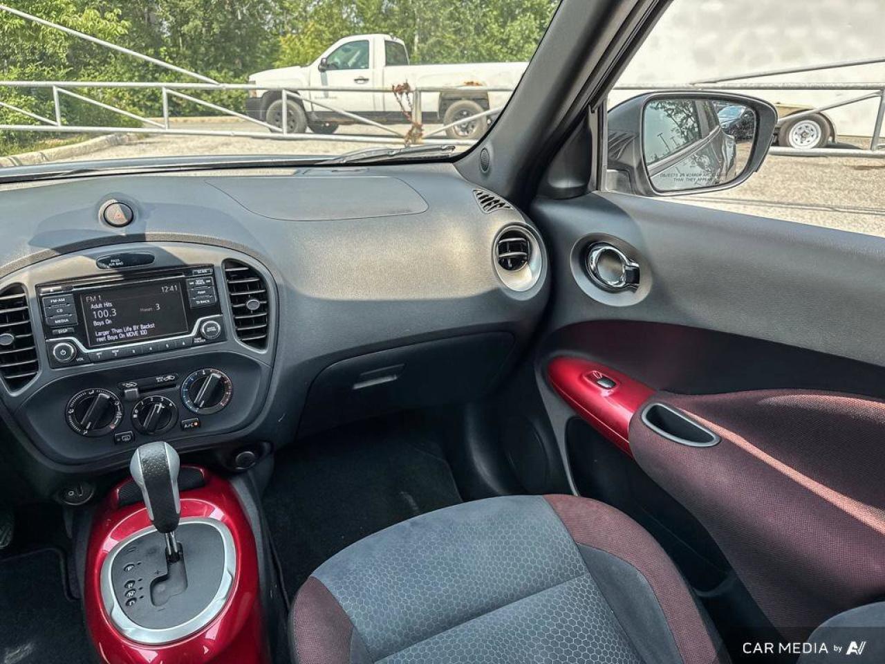 2016 Nissan Juke SV Photo