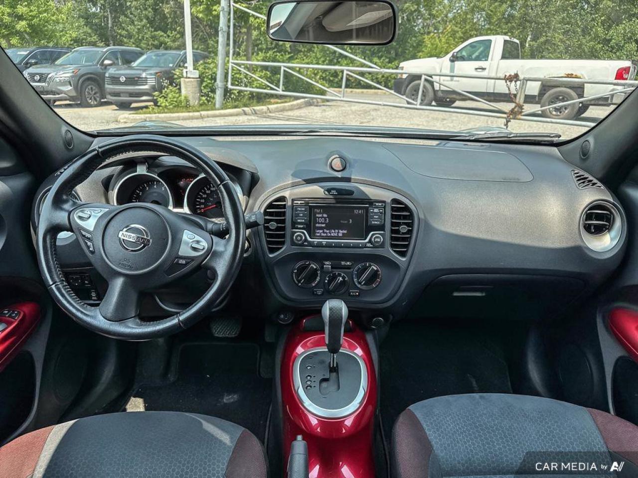 2016 Nissan Juke SV Photo