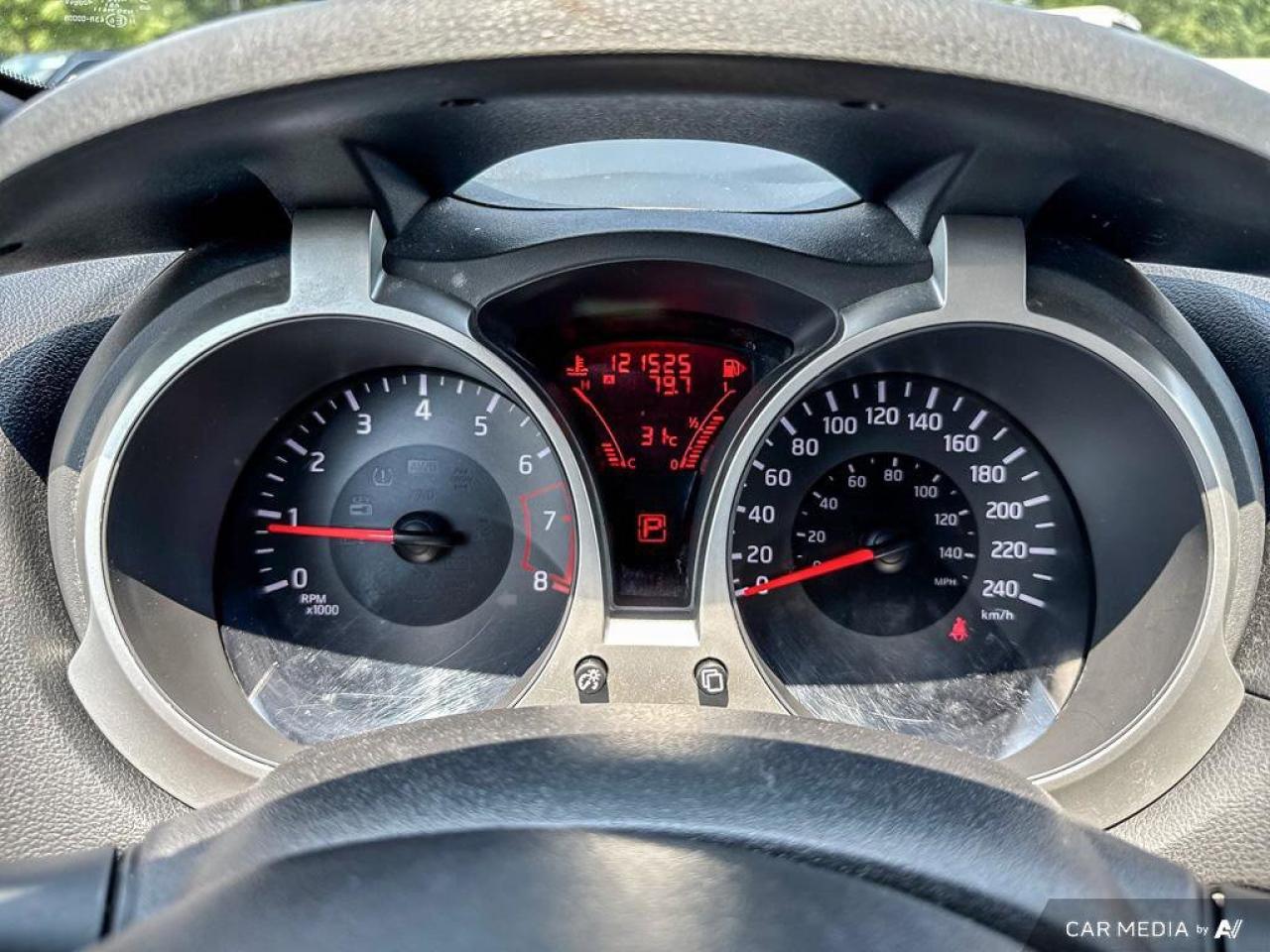 2016 Nissan Juke SV Photo