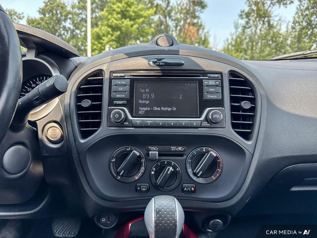 2016 Nissan Juke SV Photo