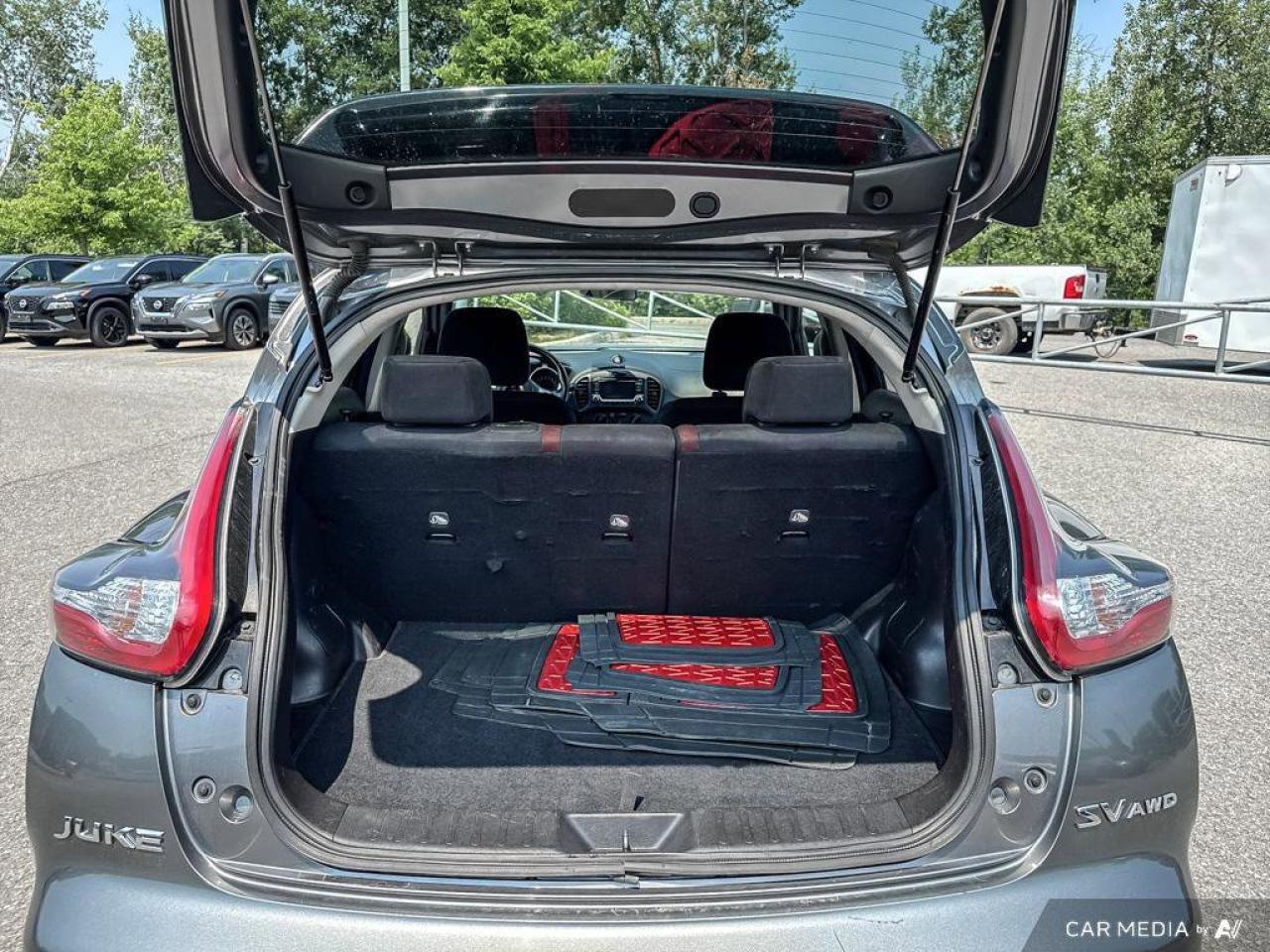 2016 Nissan Juke SV Photo