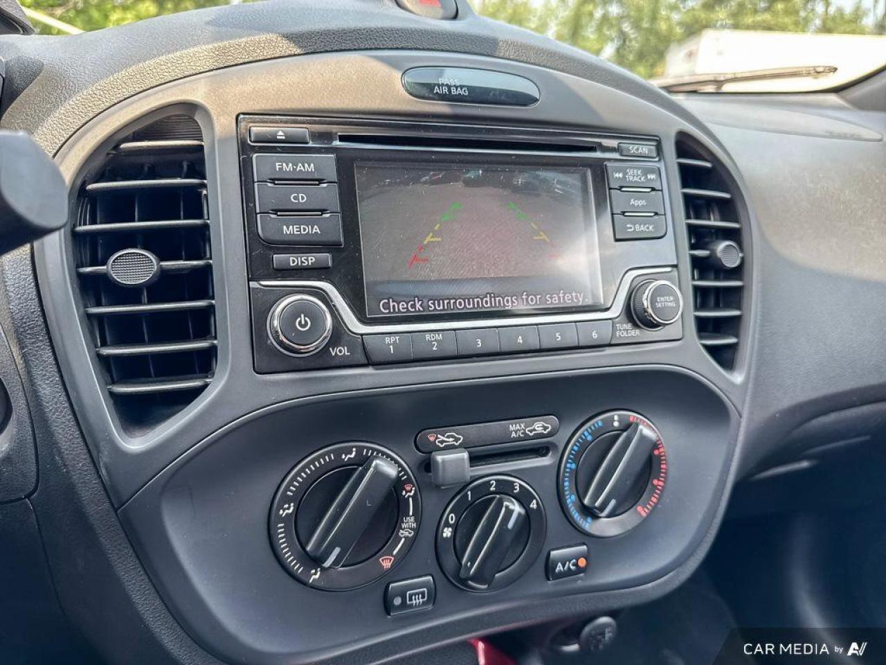 2016 Nissan Juke SV Photo