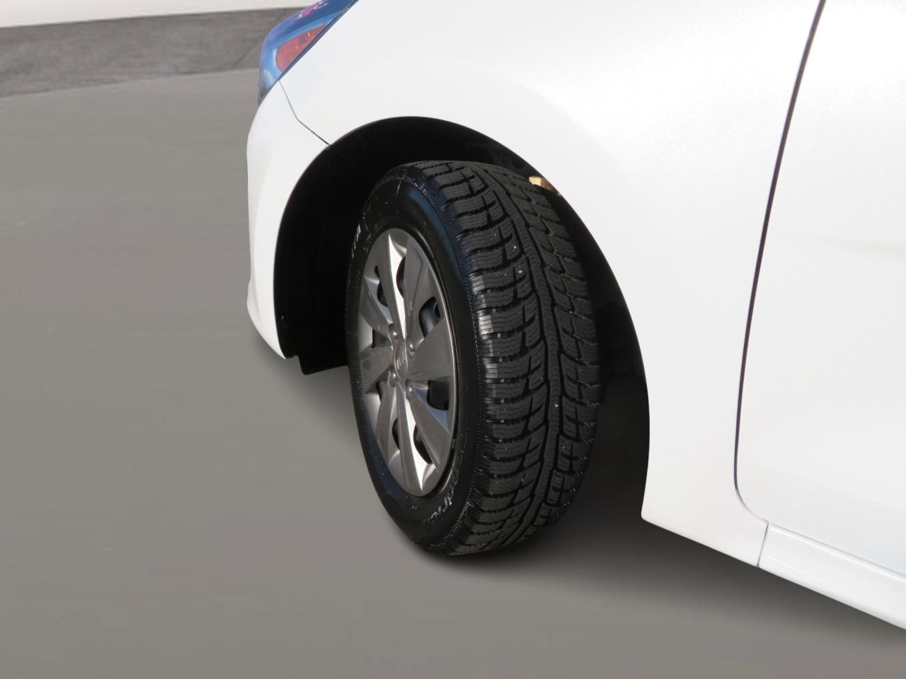 2020 Kia Rio 5-door LX Photo