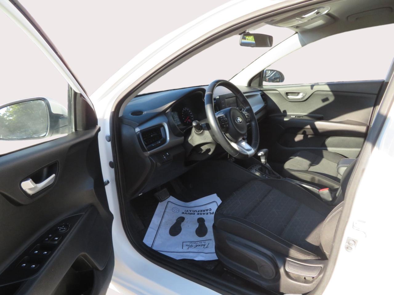 2020 Kia Rio 5-door LX Photo