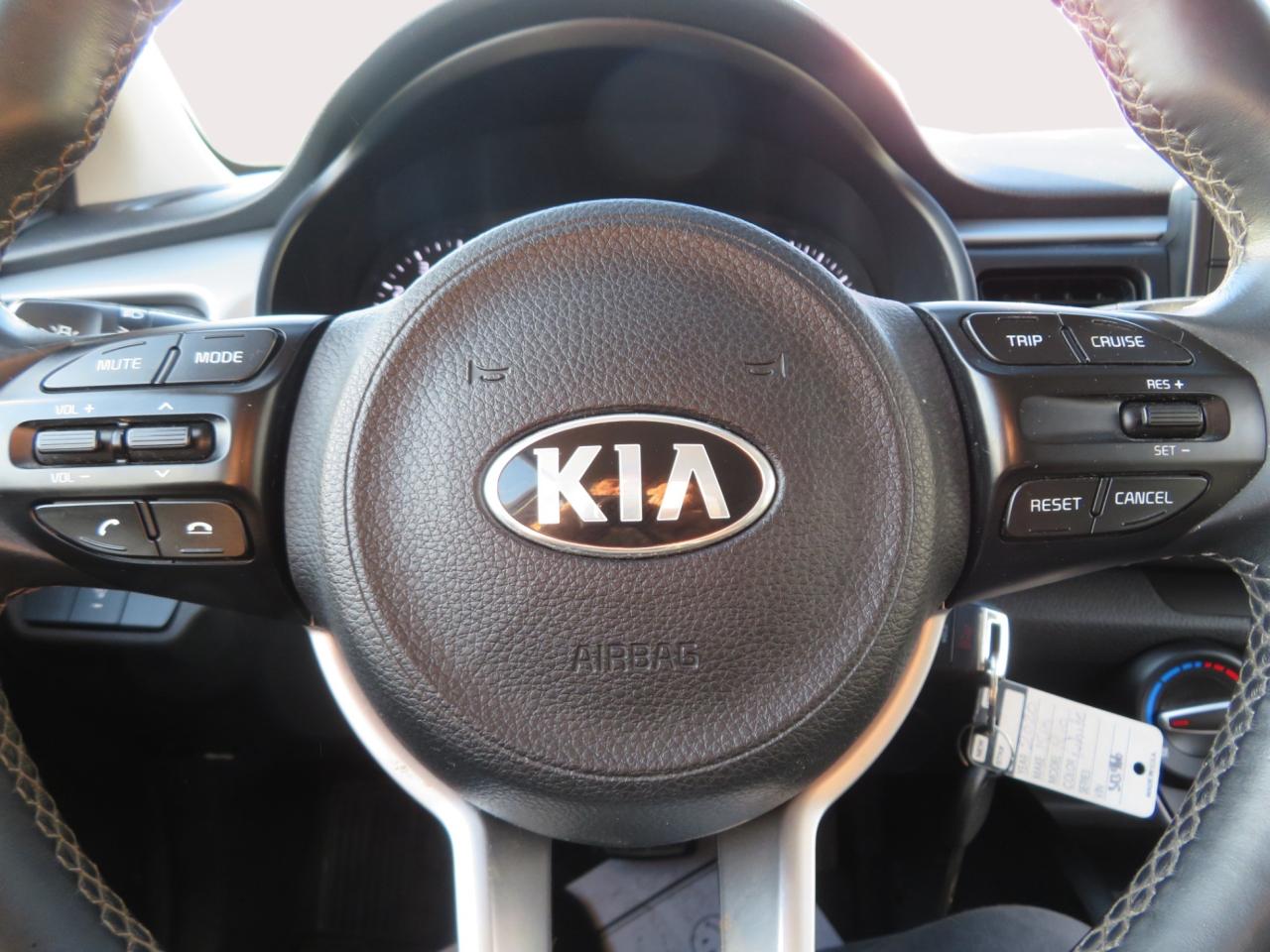 2020 Kia Rio 5-door LX Photo