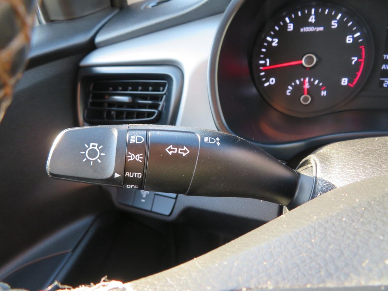 2020 Kia Rio 5-door LX Photo