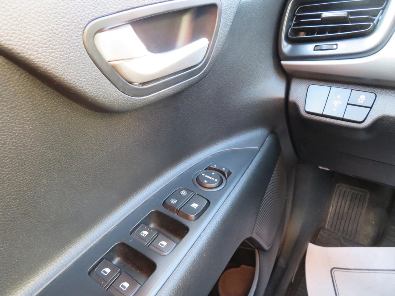 2020 Kia Rio 5-door LX Photo