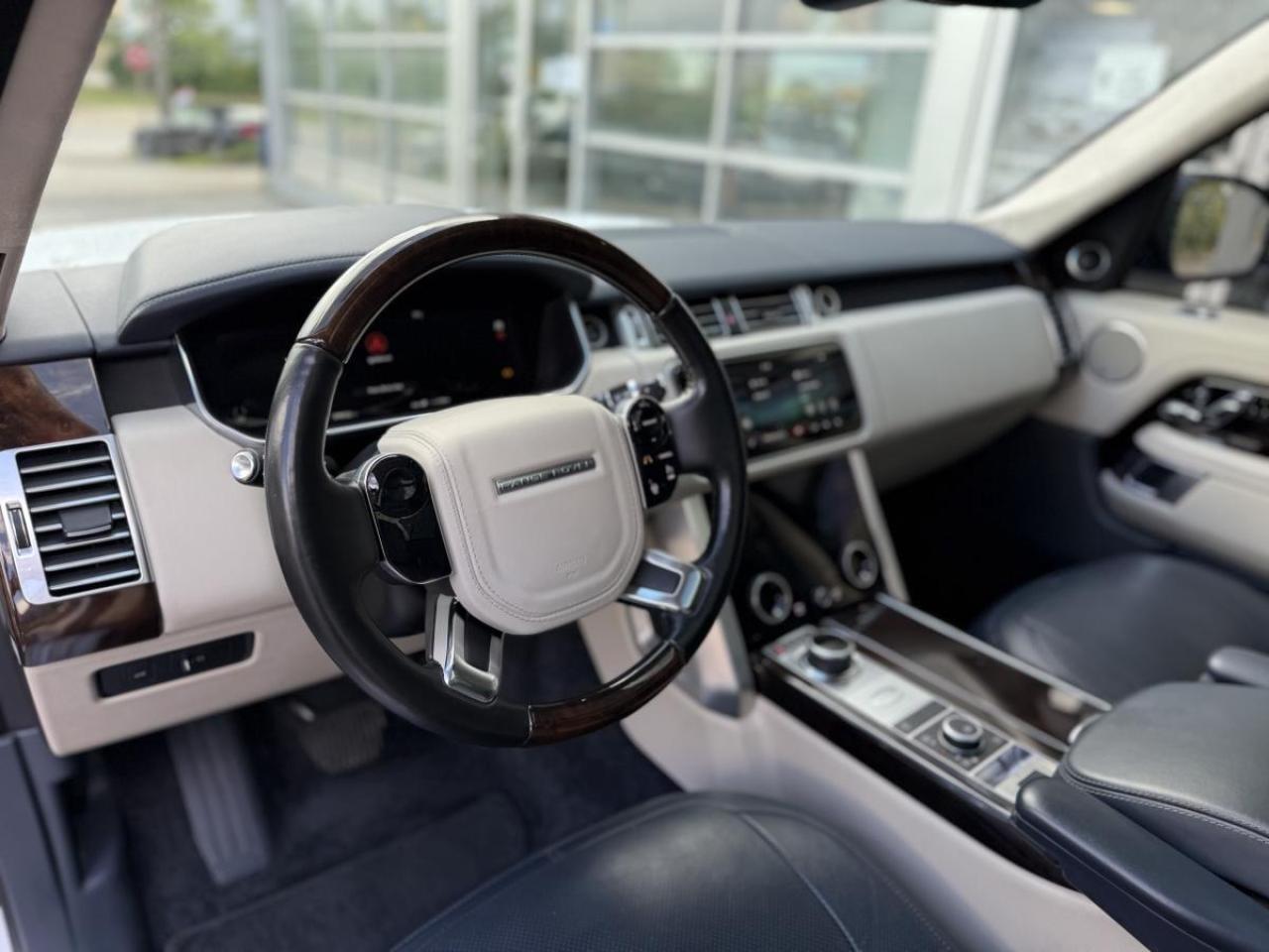 2020 Land Rover Range Rover HSE Photo