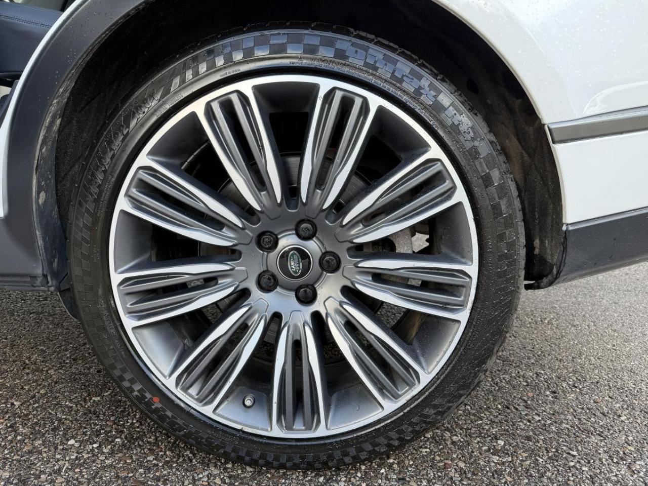 2020 Land Rover Range Rover HSE Photo