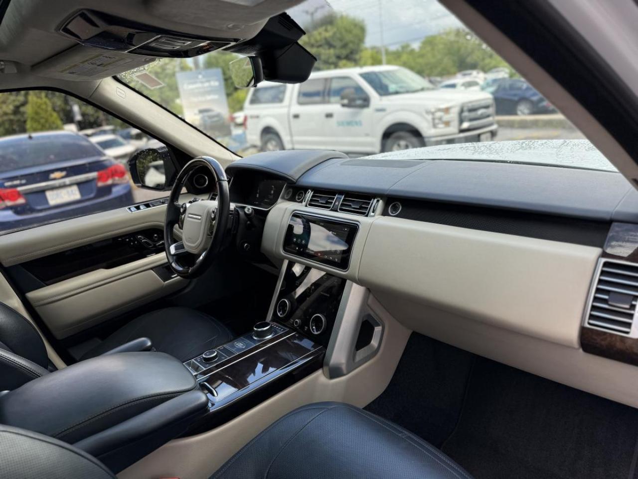 2020 Land Rover Range Rover HSE Photo