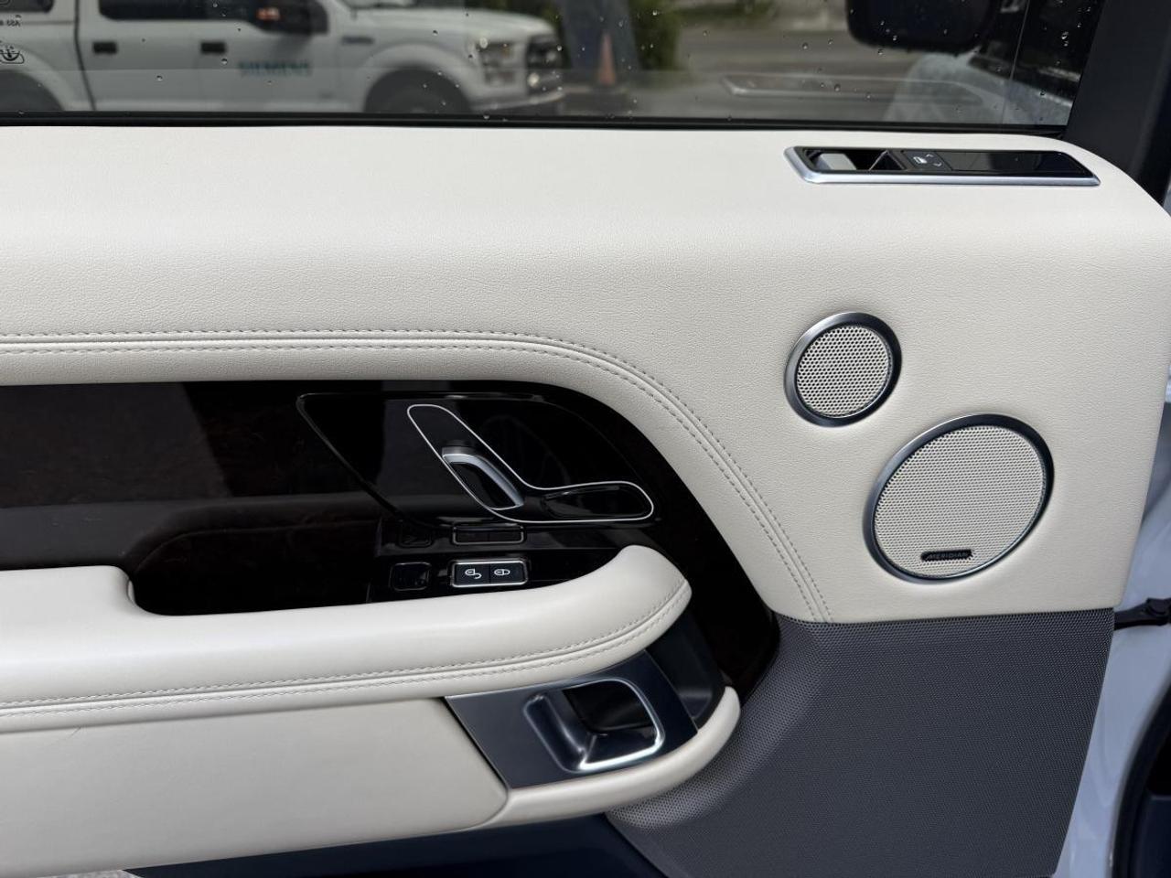 2020 Land Rover Range Rover HSE Photo