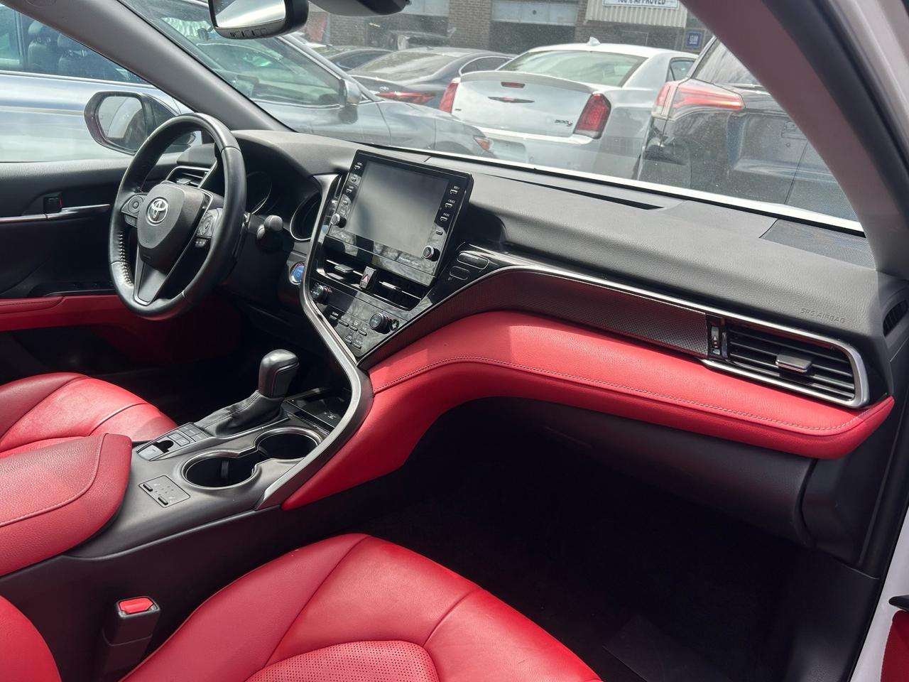 2022 Toyota Camry Hybrid XSE Auto Photo5