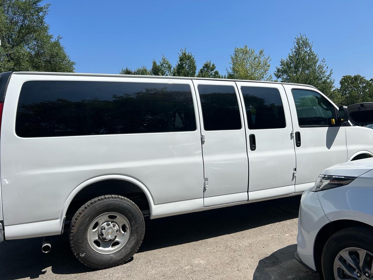 2022 Chevrolet Express Passenger RWD 3500 155 LS Photo