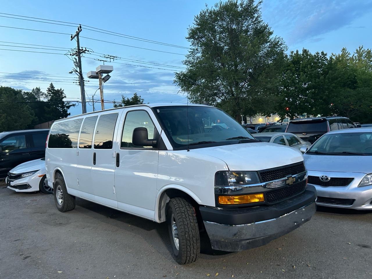 2022 Chevrolet Express Passenger RWD 3500 155 LS Photo
