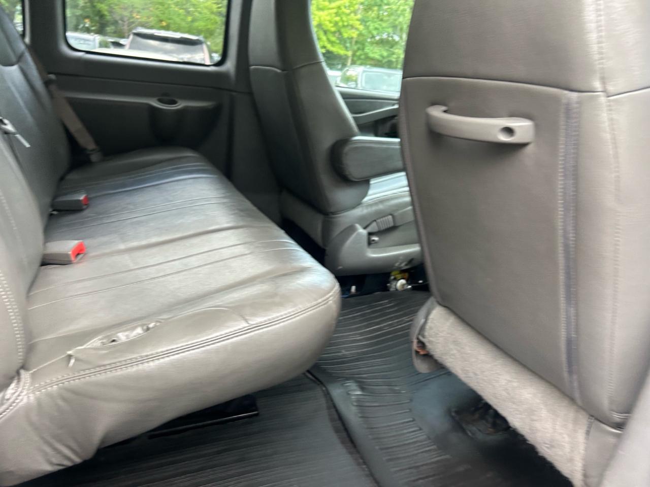 2022 Chevrolet Express Passenger RWD 3500 155 LS Photo