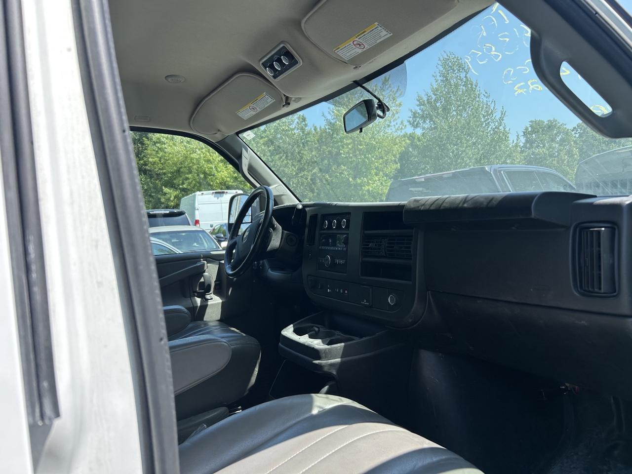 2022 Chevrolet Express Passenger RWD 3500 155 LS Photo