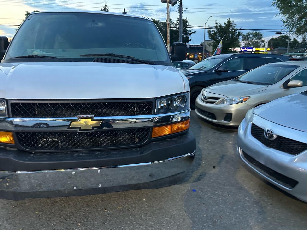 2022 Chevrolet Express Passenger RWD 3500 155 LS Photo