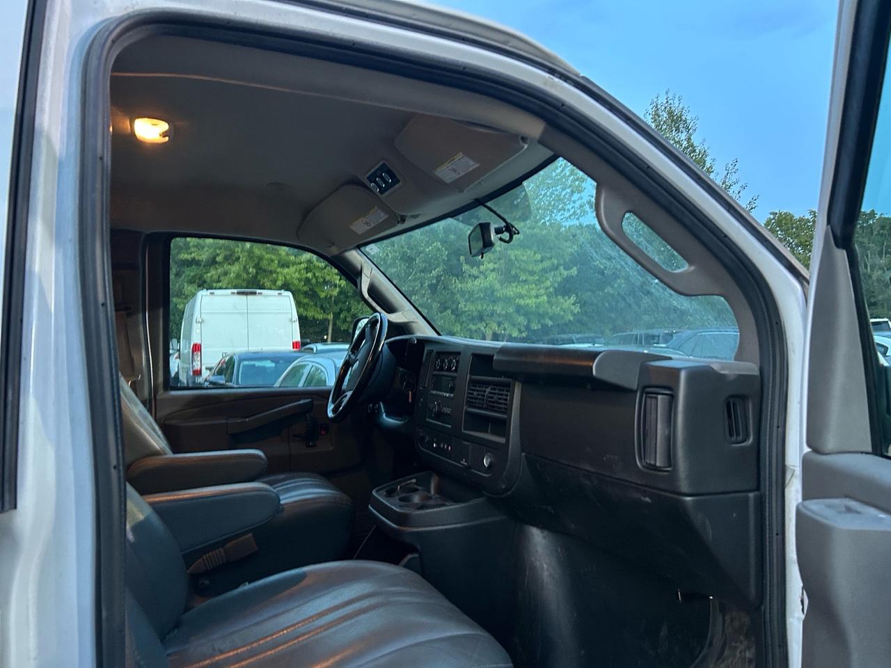 2022 Chevrolet Express Passenger RWD 3500 155 LS Photo
