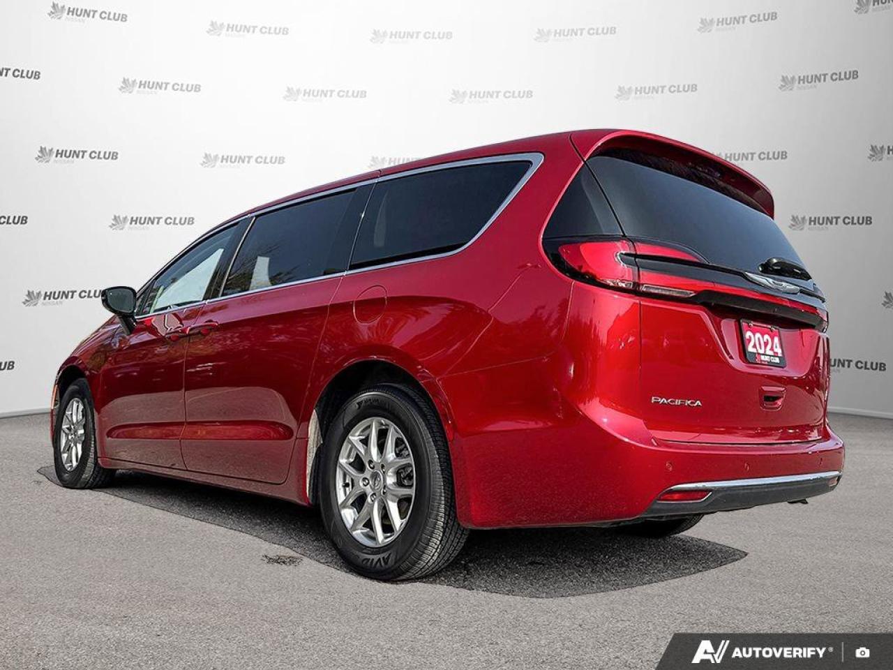 2024 Chrysler Pacifica Touring-L Photo