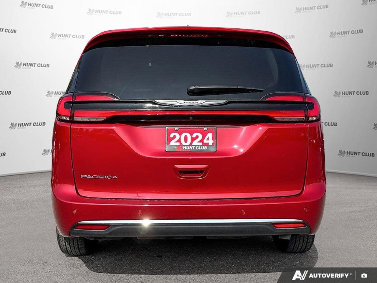 2024 Chrysler Pacifica Touring-L Photo