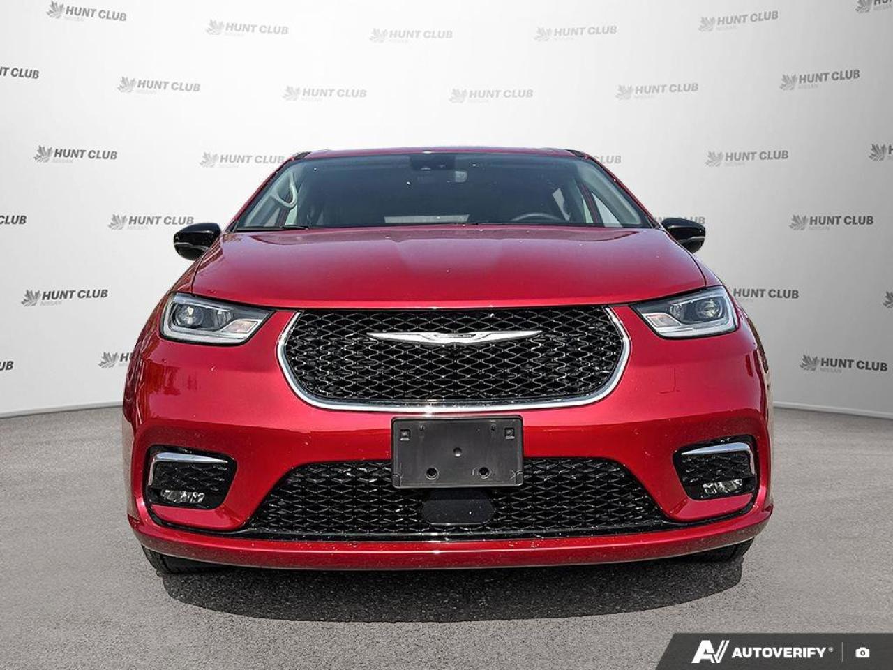 2024 Chrysler Pacifica Touring-L Photo