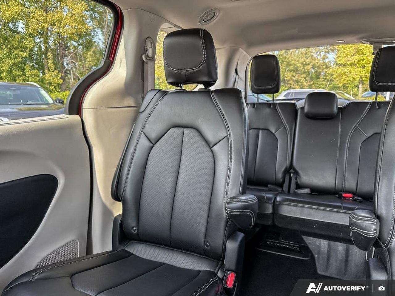 2024 Chrysler Pacifica Touring-L Photo